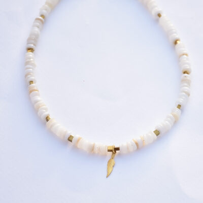 چوکر طلا پر